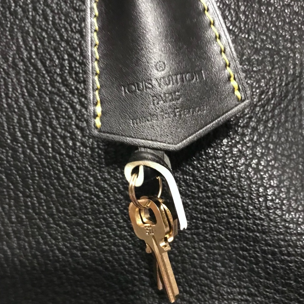 Louis Vuitton Suhali Noir Lockit PM Bag - Picture 4 of 14